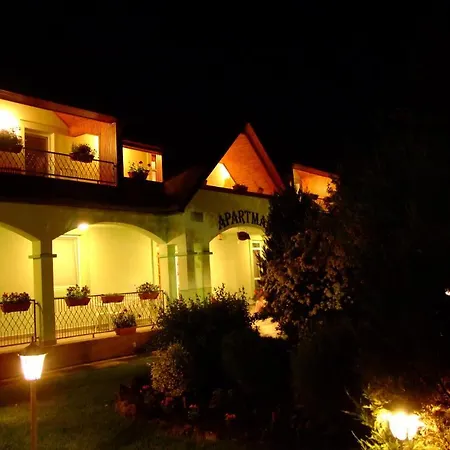 Rajna Apartmanhaz Apartamento *