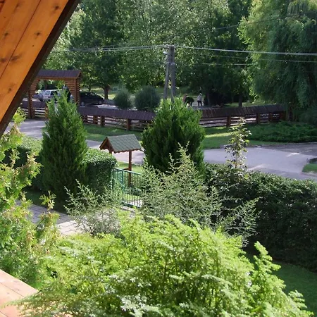 Rajna Apartmanhaz Apartamento