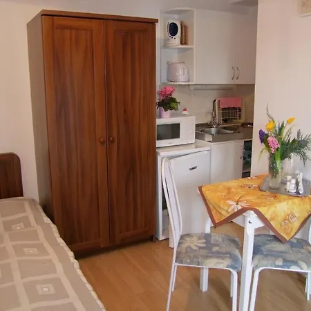 Rajna Apartmanhaz *