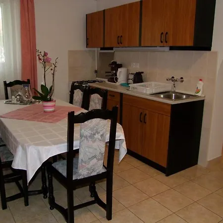 Rajna Apartmanhaz Apartamento *