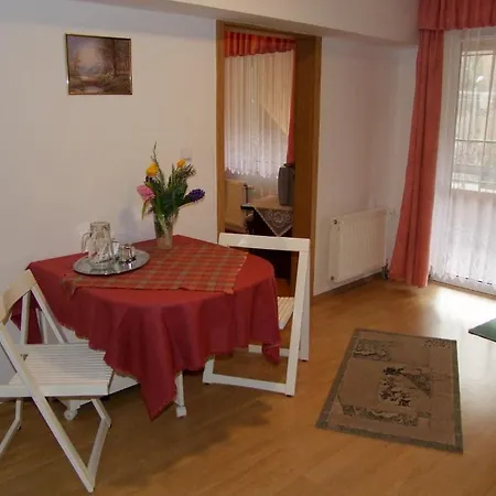 Rajna Apartmanhaz Apartamento *