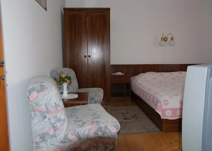 Rajna Apartmanhaz Lägenhet *